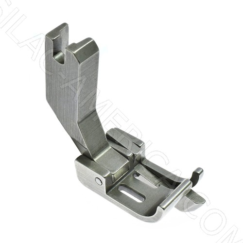 [1696/1] PIEDINO PFAFF 442 mm6,4 GUIDA DX mm1 (ITALY)